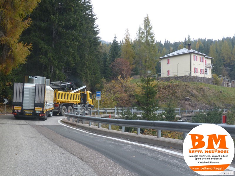 Camion Astra 8 x 8 con Gru Hiab 700 - Betta Montaggi Castello di Fiemme Trentino Dolomiti